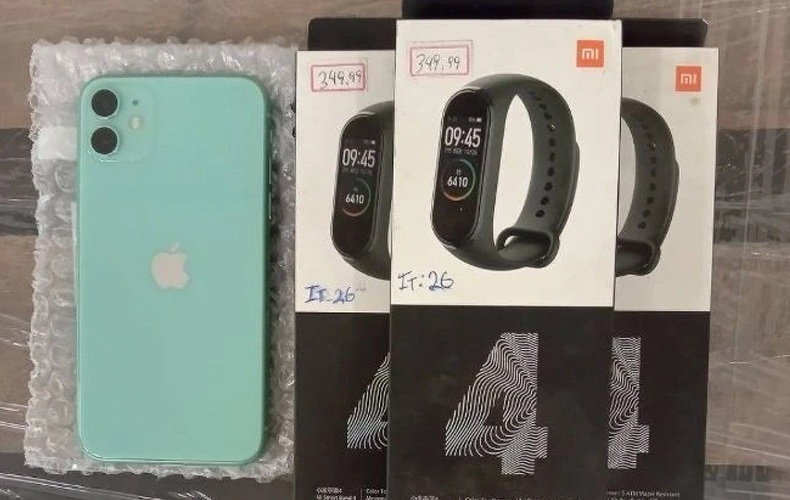 Receita Federal faz leilão com brinquedos, smartphones por R$ 150