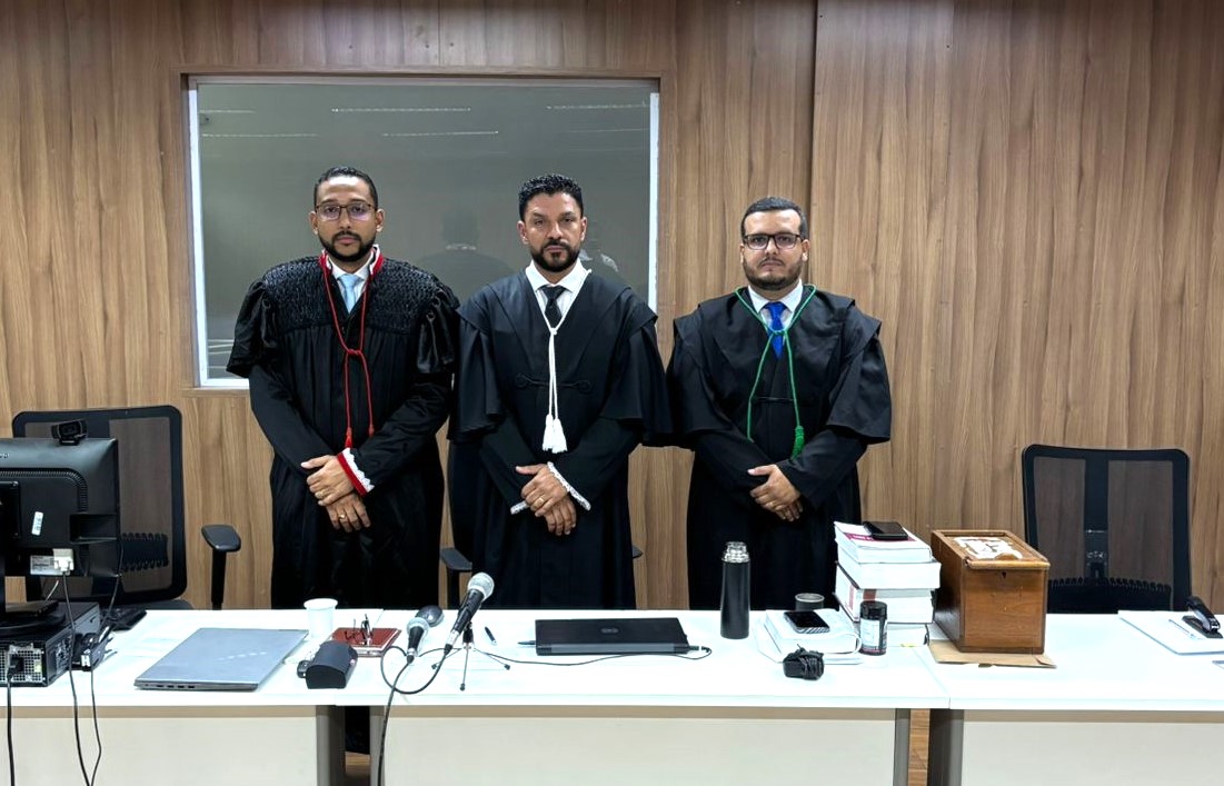 Tribunal do Júri: MPPI obtém condenação de réu a 32 anos de reclusão por homicídio triplamente qualificado em Bom Jesus