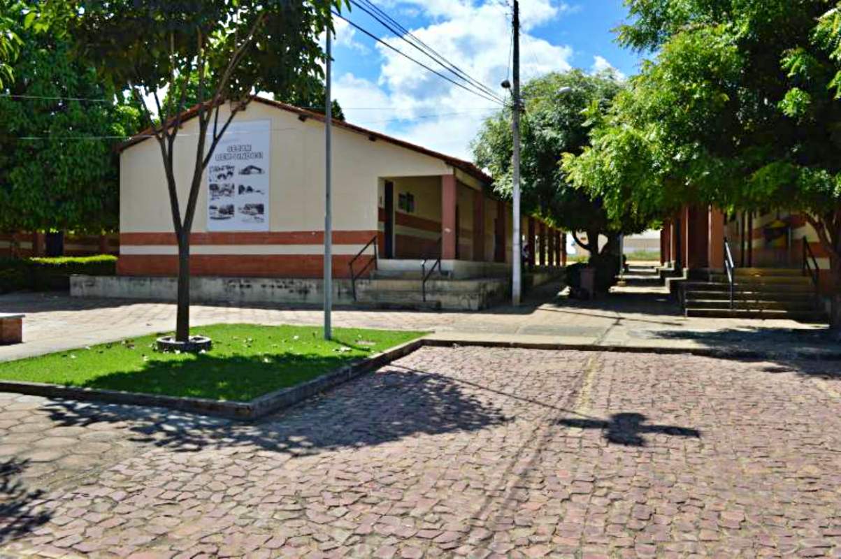 Estudantes da Escola Técnica de Bom Jesus, vinculada à UFPI, denunciam atraso em aulas de disciplinas essenciais