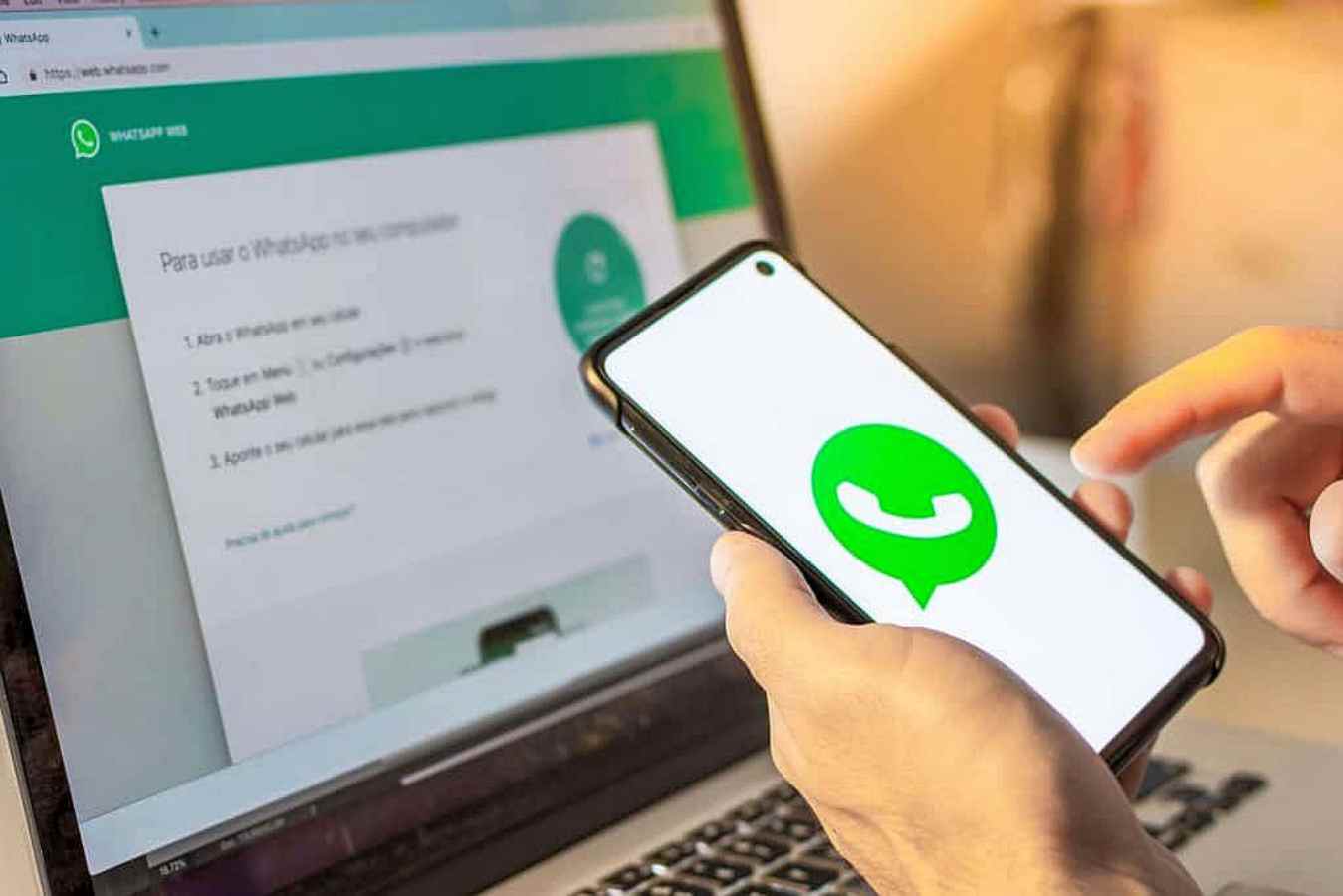Vírus assume controle do WhatsApp Web para roubar senhas de bancos