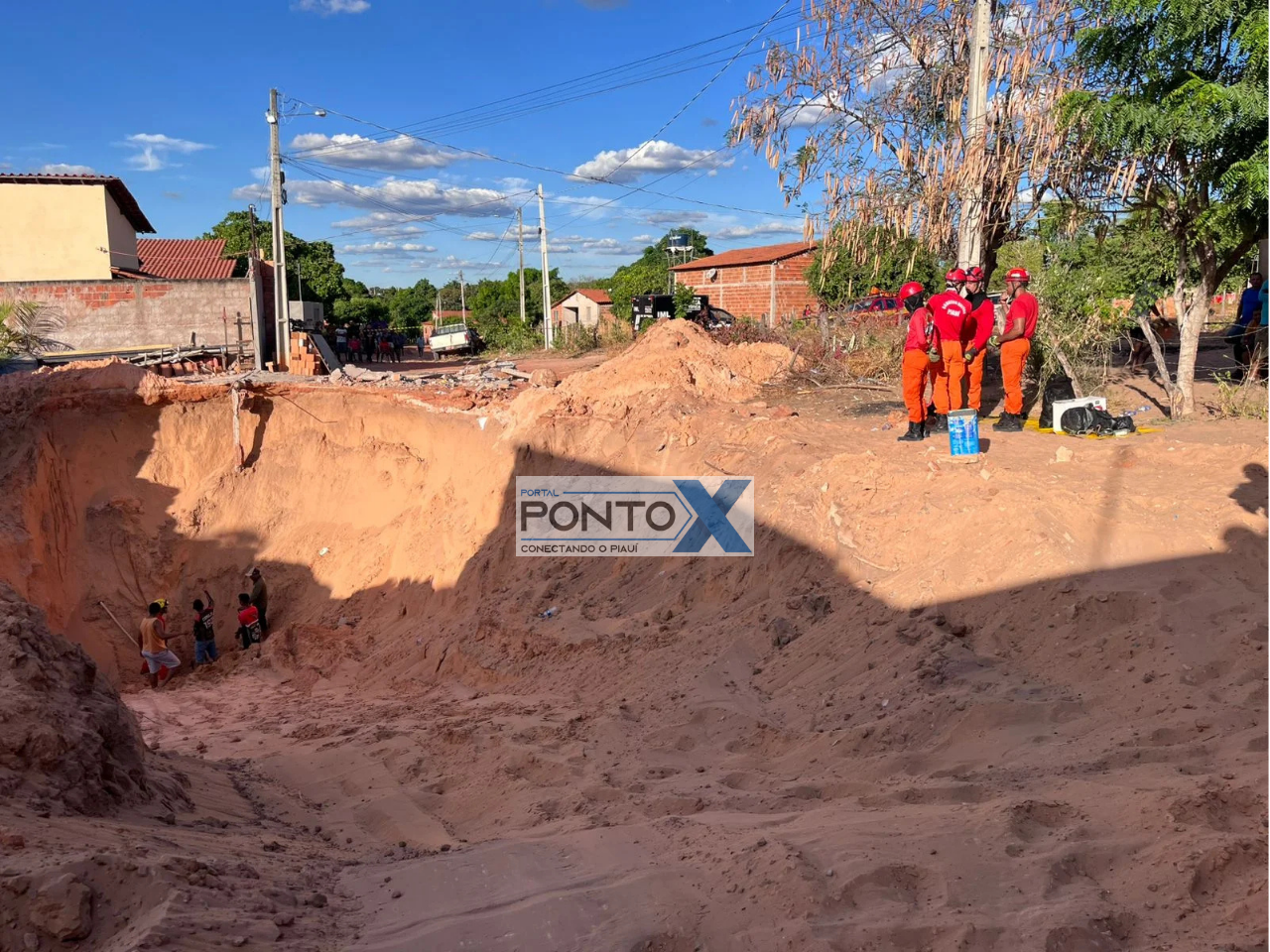 Corpo de homem soterrado ao cavar poço em Gilbués é resgatado após mais de 24 horas de trabalho