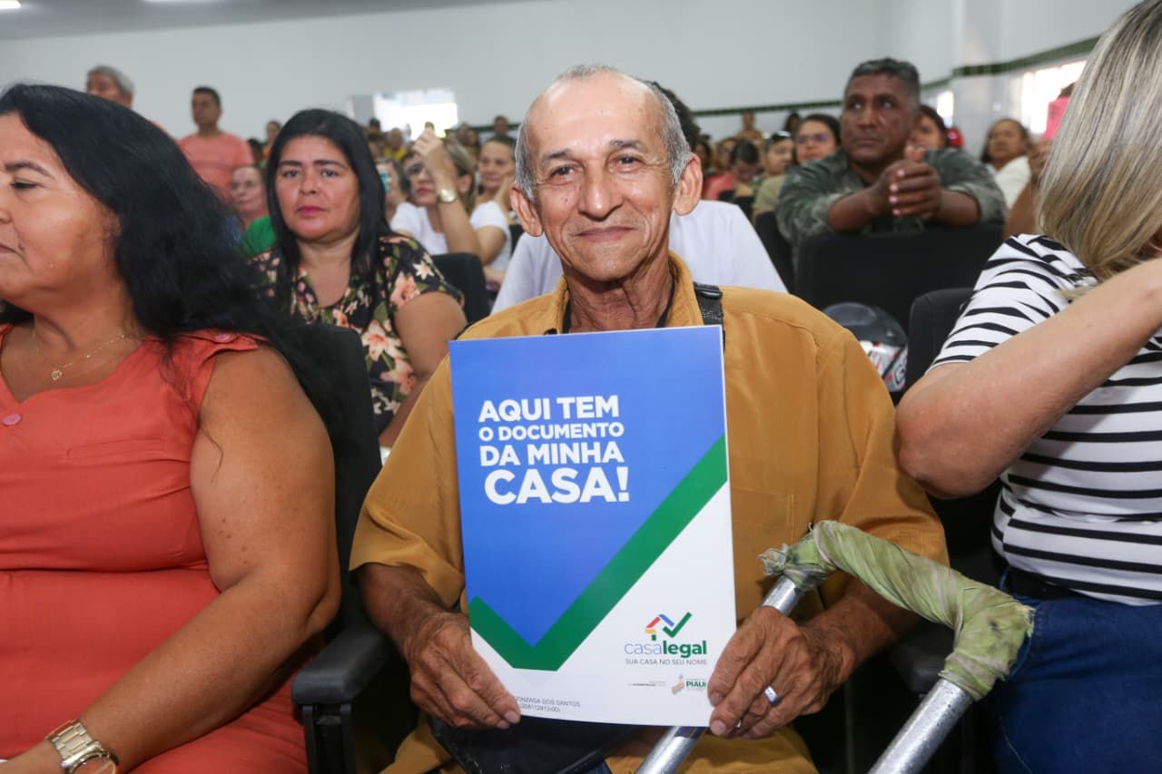 Governo do Estado entrega mais de 700 registros de imóveis em três municípios do Sul do Piauí