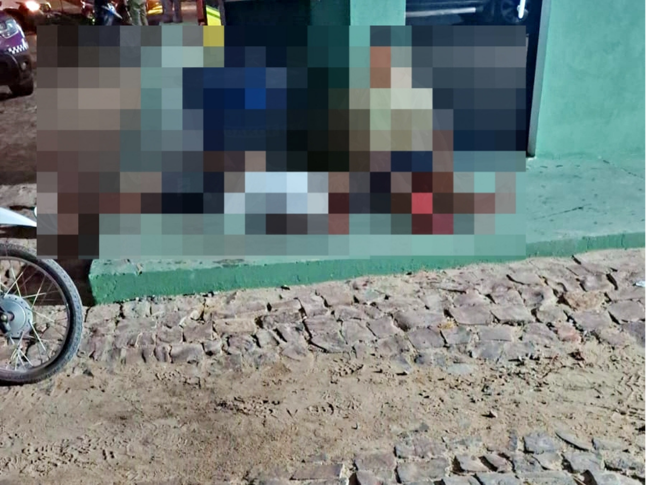 Jovem é morto e outro fica ferido em posto de combustíveis em Bom Jesus