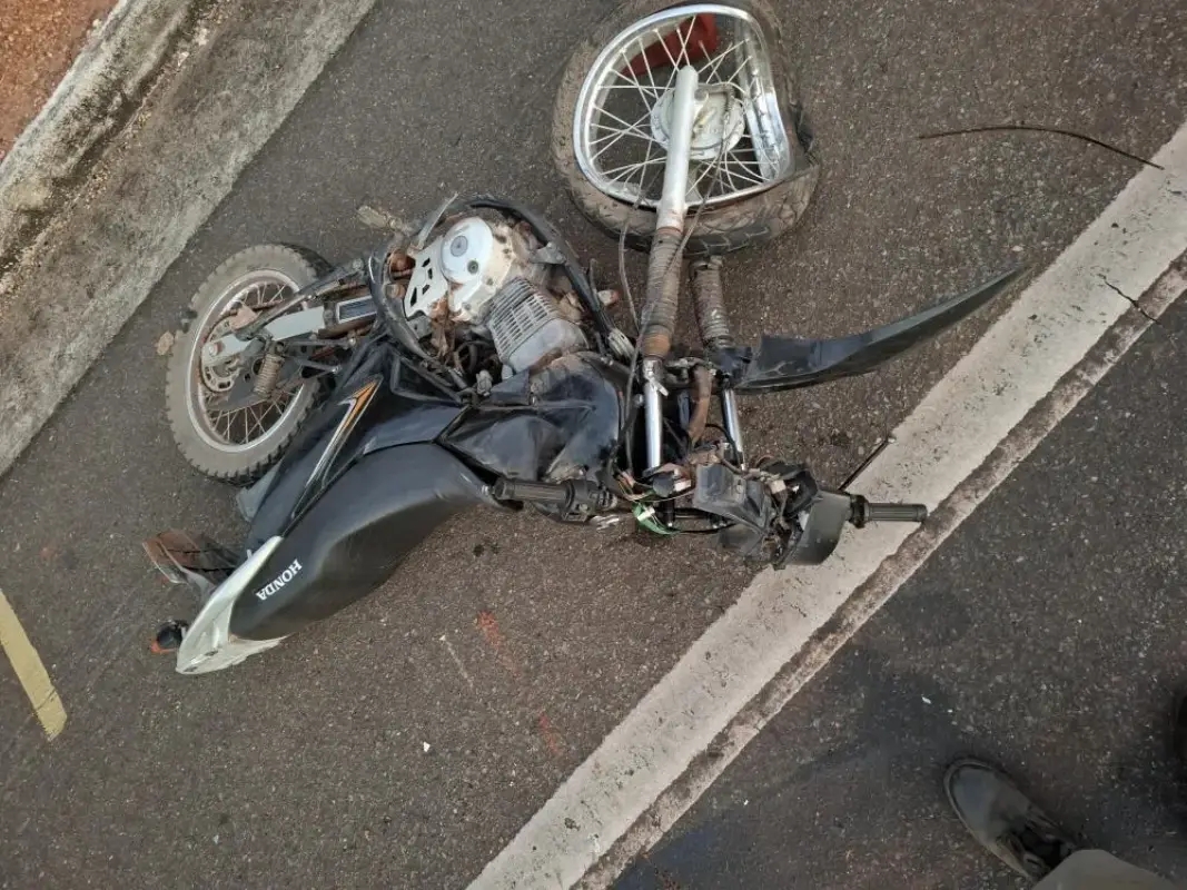 Motociclista morre em grave acidente na BR-135, em Corrente