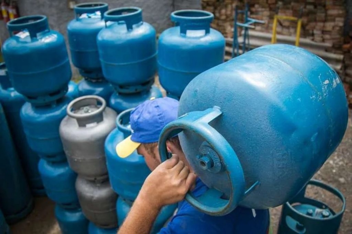 Auxílio Gás será ampliado para botijão ser acessível em todo o país