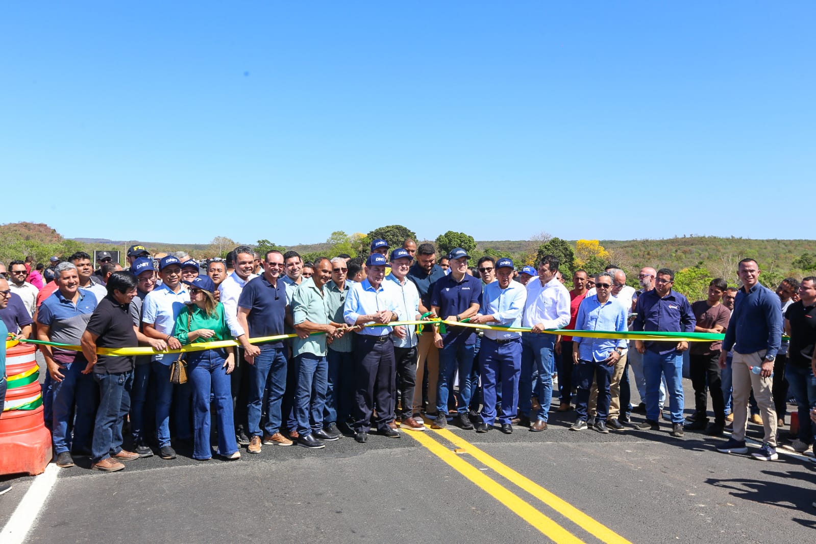 Ministro dos Transportes anuncia R$ 700 milhões para pavimentação da BR-330 durante inauguração de ponte entre Piauí e Maranhão