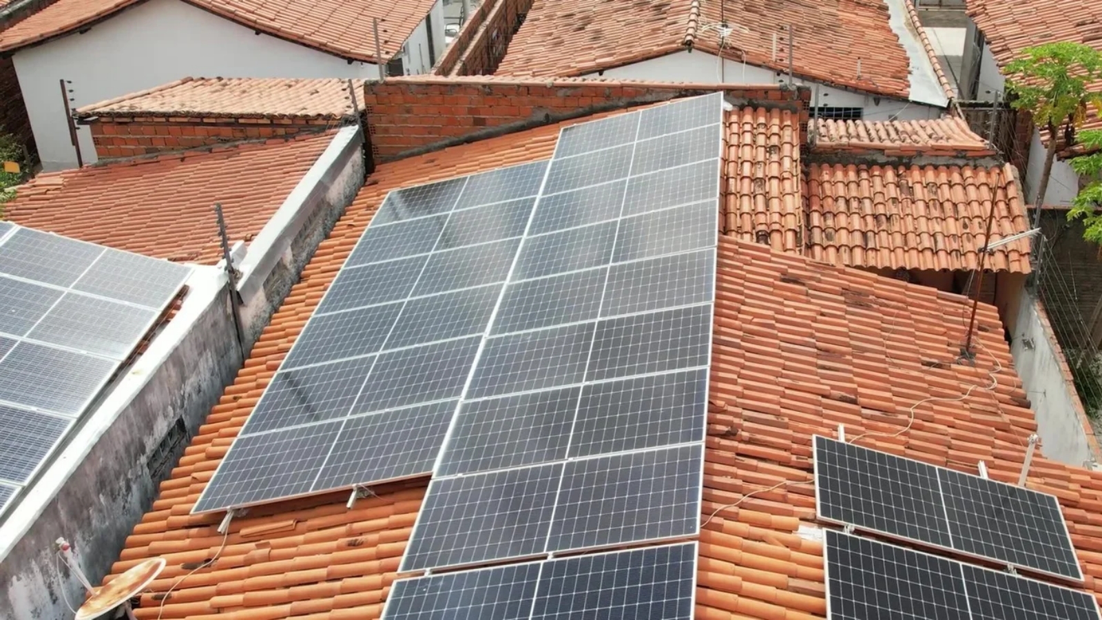 Consumidores reclamam de aumento na energia solar na cobrança de taxas e impostos no Piauí