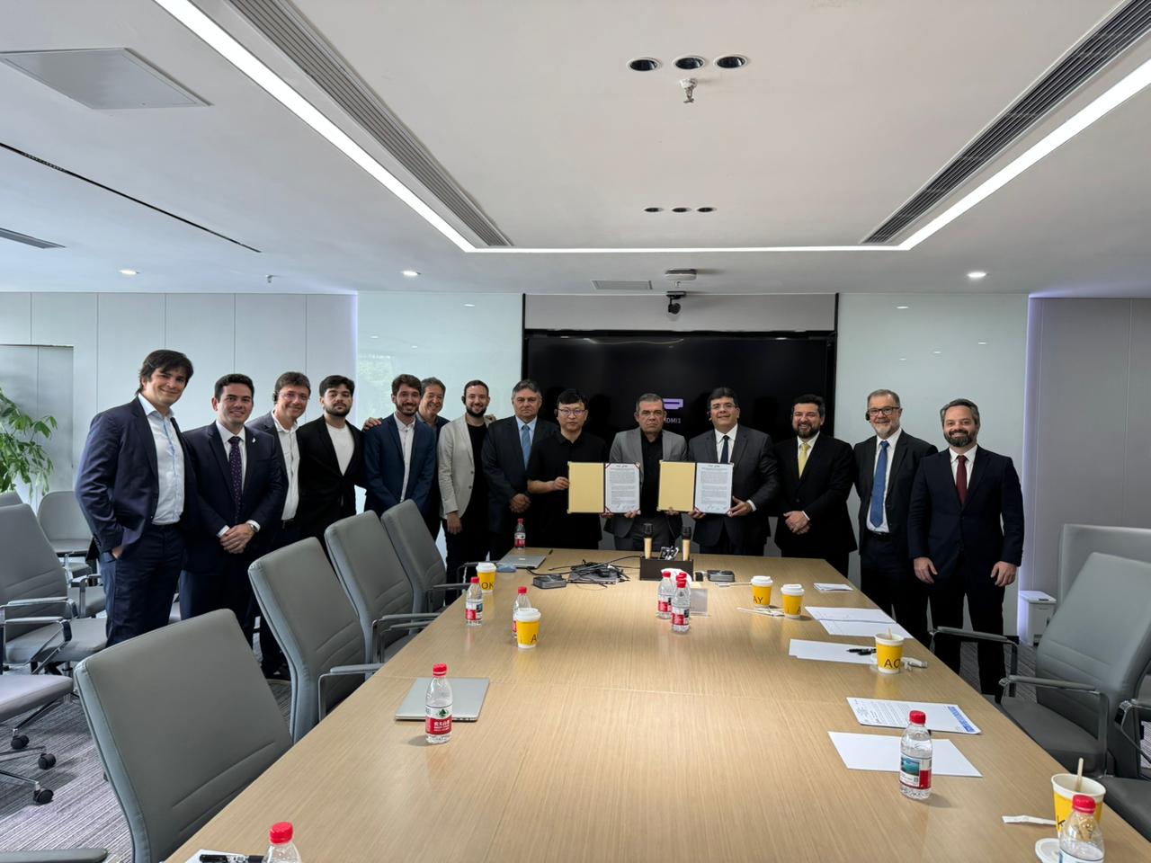 Rafael Fonteles firma acordo na China para instalação de fábrica de equipamentos de fibra óptica no Piauí