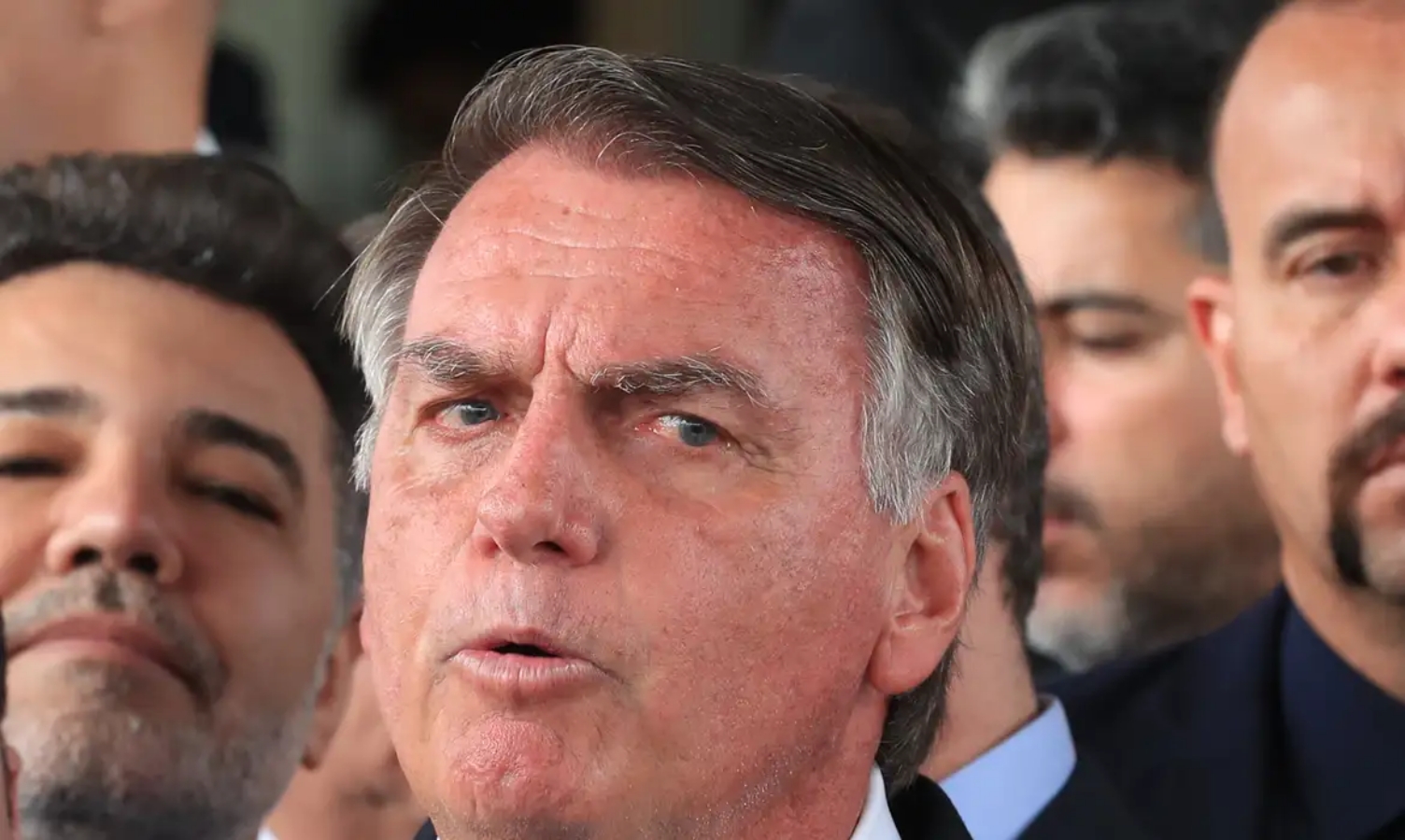 Prisão de Bolsonaro pode acontecer até dezembro se recursos forem rejeitados