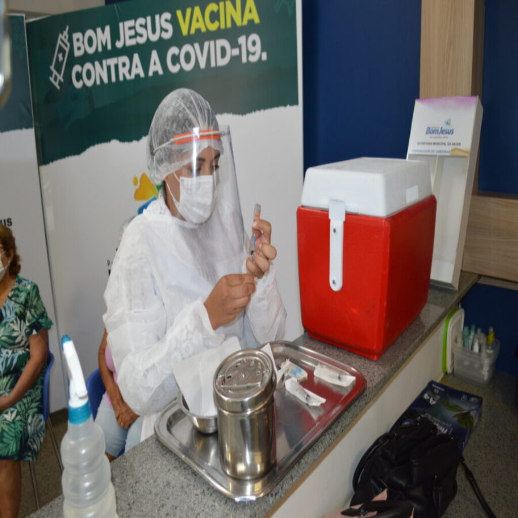 Vacina contra Covid-19 em Bom Jesus-PI (foto: jornalista Ronilton Leal, Ponto X)