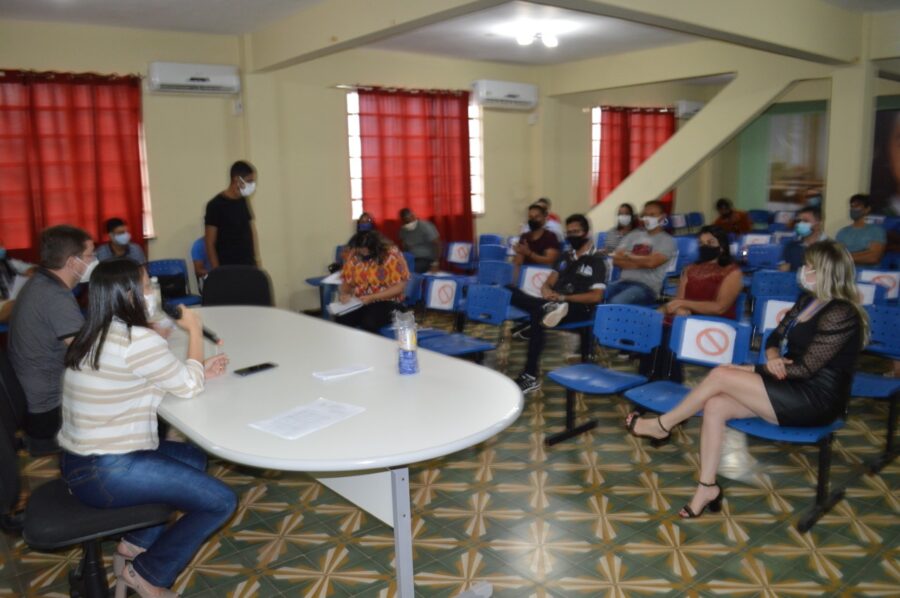 Foto: Reunião Secretaria de saúde de Bom Jesus e Vigilância Sanitária. Decreto e novas medidas de combate a covid-19 (Portal Ponto X)