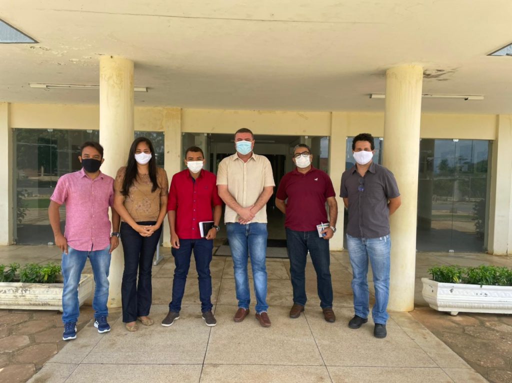 Diretoria da UFPI de Bom Jesus realiza reunião com o prefeito Nestor Elvas