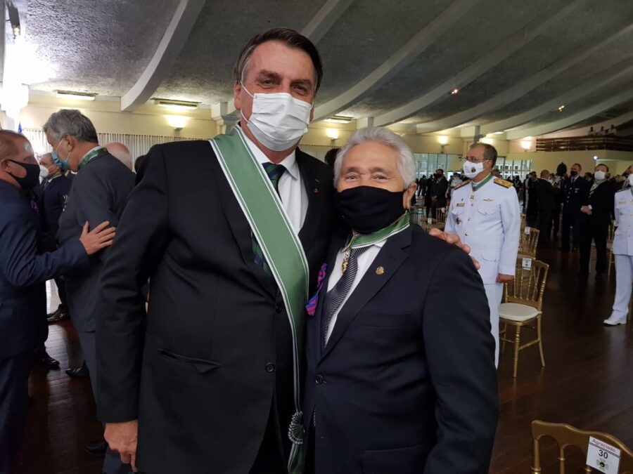 Senador Elamano Ferrer em solenidade com Bolsonaro