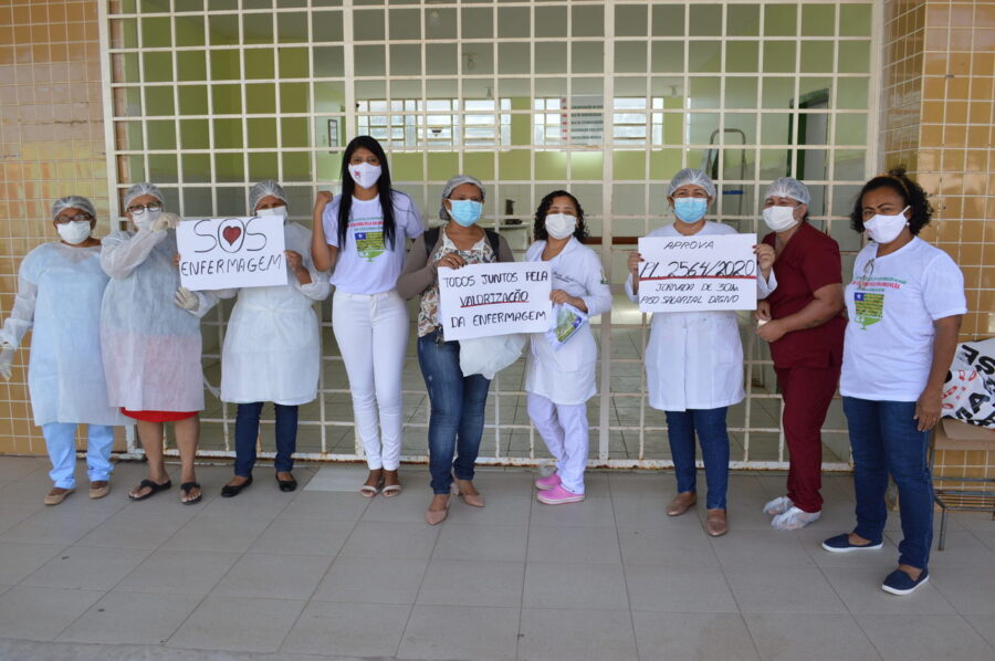 Enfermeiros realizam manifestação e cobram aprovação de piso salarial em Bom Jesus-PI (Foto: Portal Ponto X)