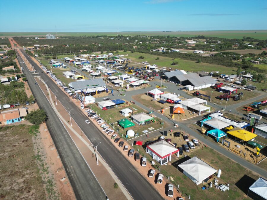 Abertura da 14ª Exposoja em Nova Santa Rosa, Uruçuí-PI (Foto: Netto Fotografia)