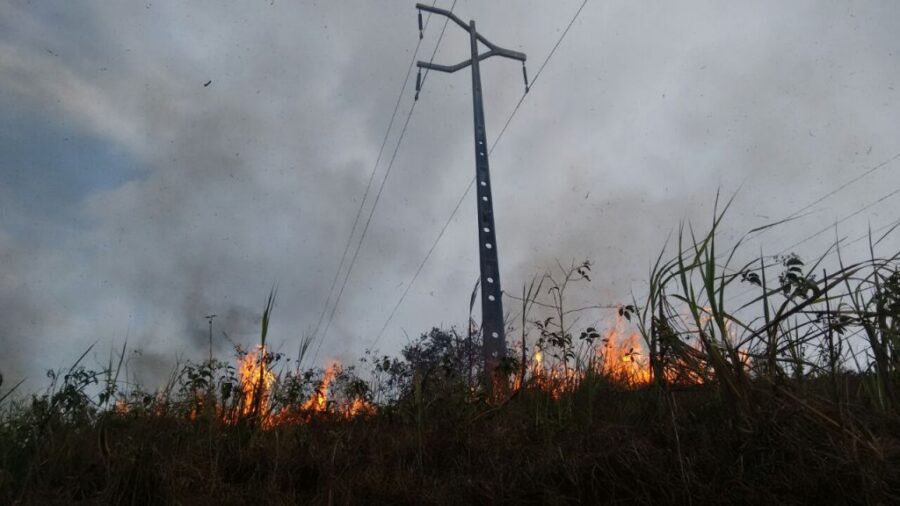 Equatorial Piauí registra uma ocorrência de falta de energia por conta de queimada