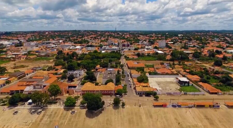 Cidade de Floriano, região sul do estado (Foto: TV Clube)