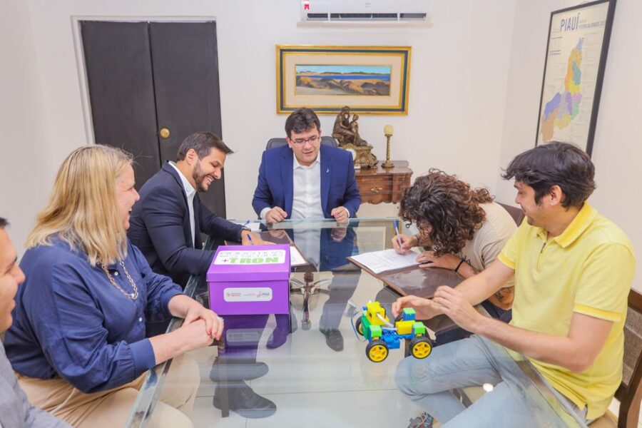 Cerca de 15 mil estudantes de ensino médio da rede pública do Piauí terão curso de tecnologia e robótica (foto: FOTO: Gabriel Paulino)
