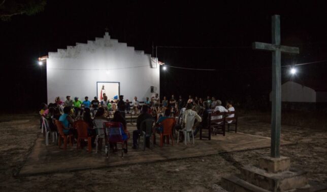 Reunião na Igreja da Comunidade Melancias, zona Rural de Gilbués (Foto: Agência Pública)