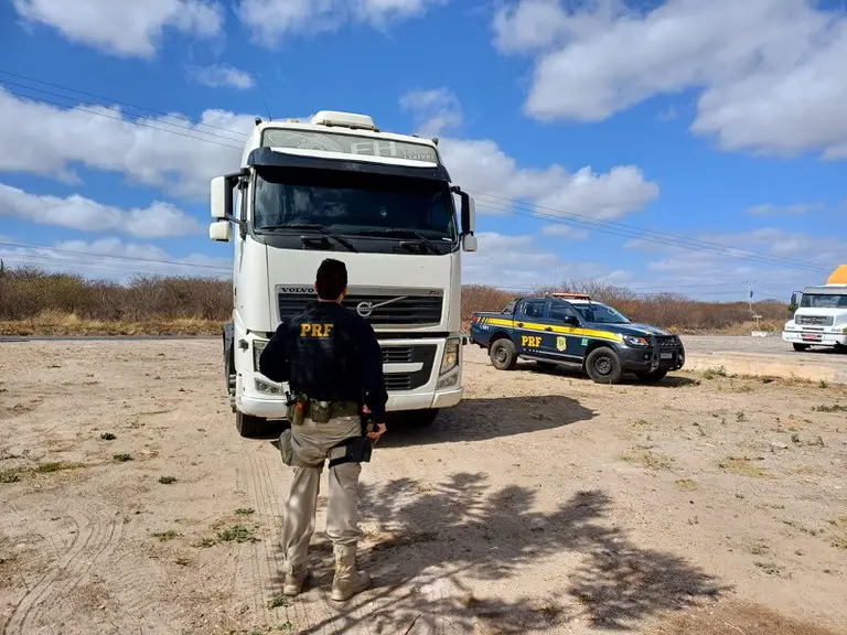 PRF e PM resgatam dois homens vítimas de sequestro no Piauí (Foto: PRF)