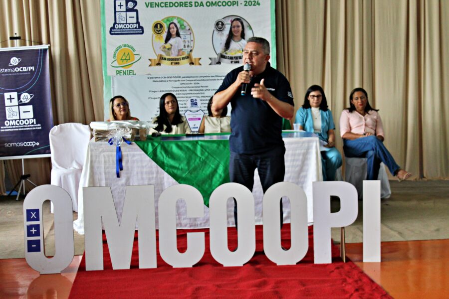 Alunos do Peniel são premiados na Olimpíada de Matemática e Português das Cooperativas do Piauí (Foto: Ronilton Leal)