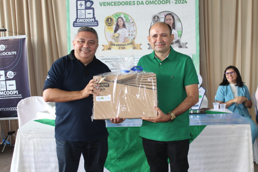 Alunos do Peniel são premiados na Olimpíada de Matemática e Português das Cooperativas do Piauí (Foto: Ronilton Leal)