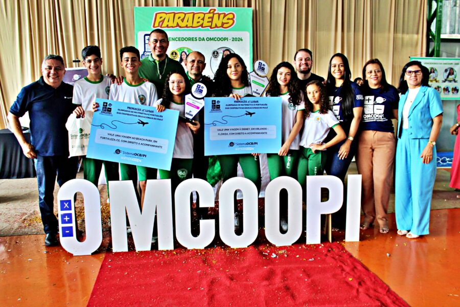 Alunos do Peniel são premiados na Olimpíada de Matemática e Português das Cooperativas do Piauí (Foto: Ronilton Leal)