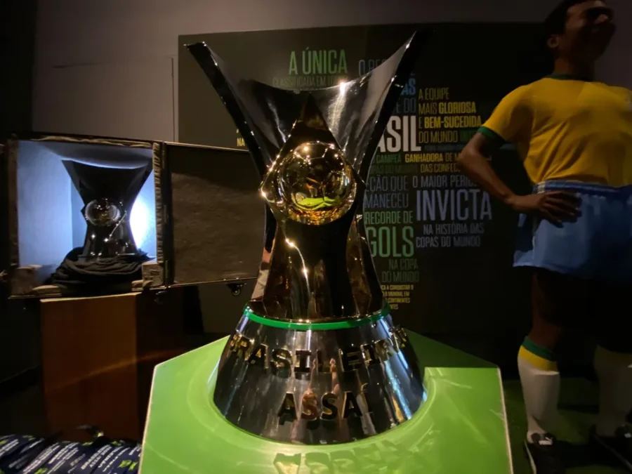 Taça do Campeonato Brasileiro — Foto: Bruno Murito